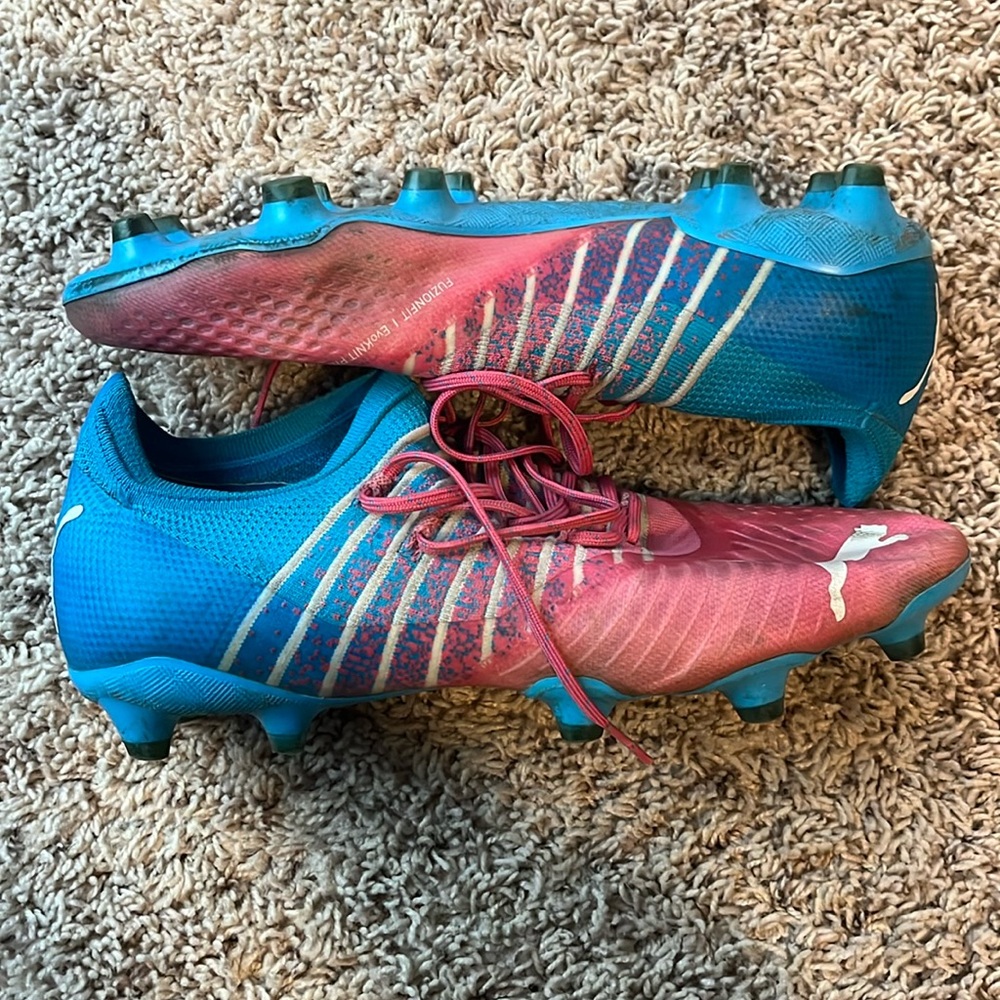 Men’s Size 10 Soccer Cleats